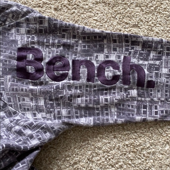 Bench zip up sweater - Picture 2 of 2